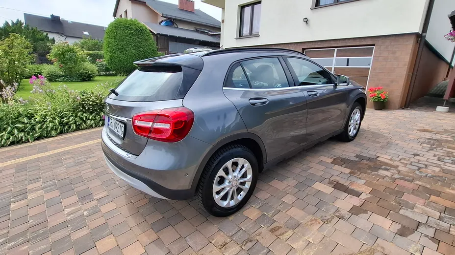 MERCEDES-BENZ GLA GLA 180 Urban