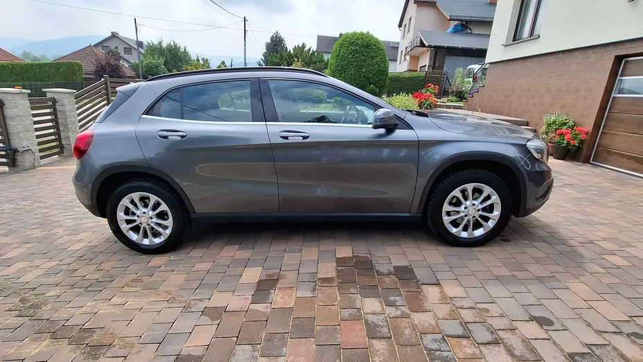 MERCEDES-BENZ GLA GLA 180 Urban