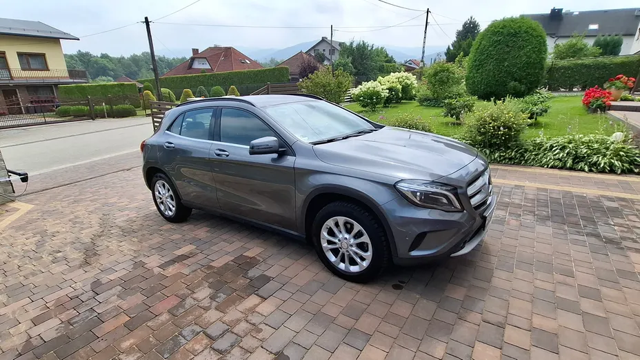 MERCEDES-BENZ GLA GLA 180 Urban