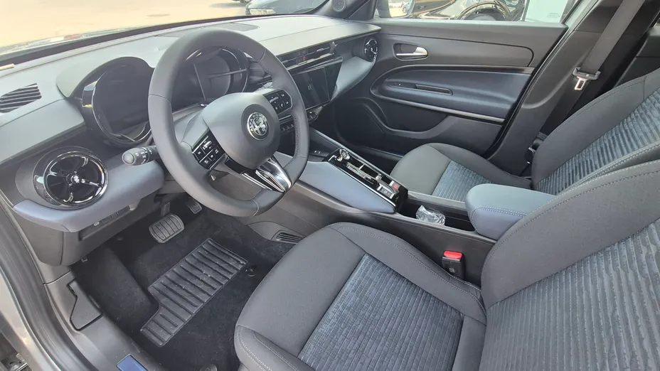 ALFA ROMEO Junior Junior 1.2 mHEV Sprint eDCT