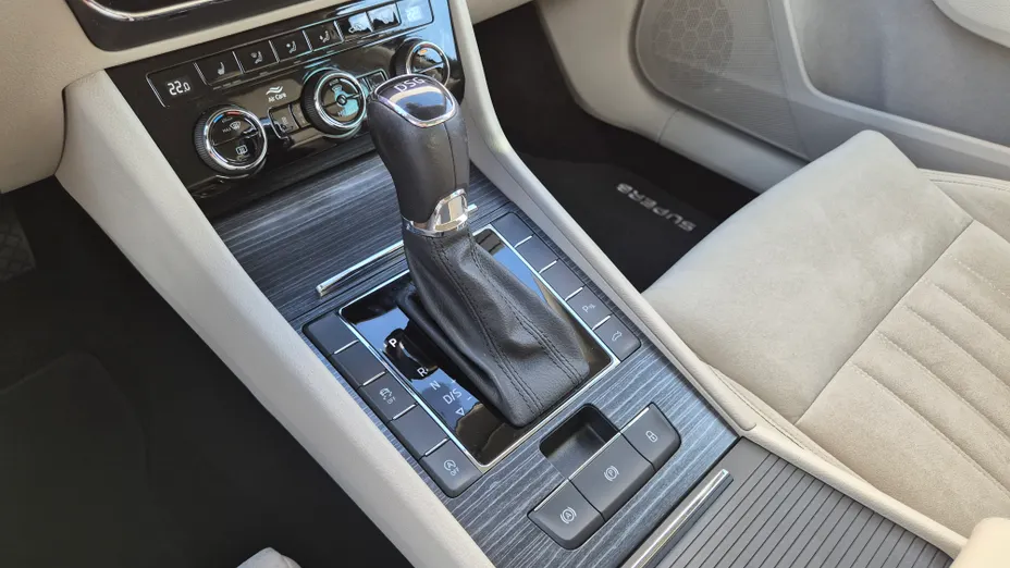 SKODA Superb Superb 2.0 TSI Style DSG