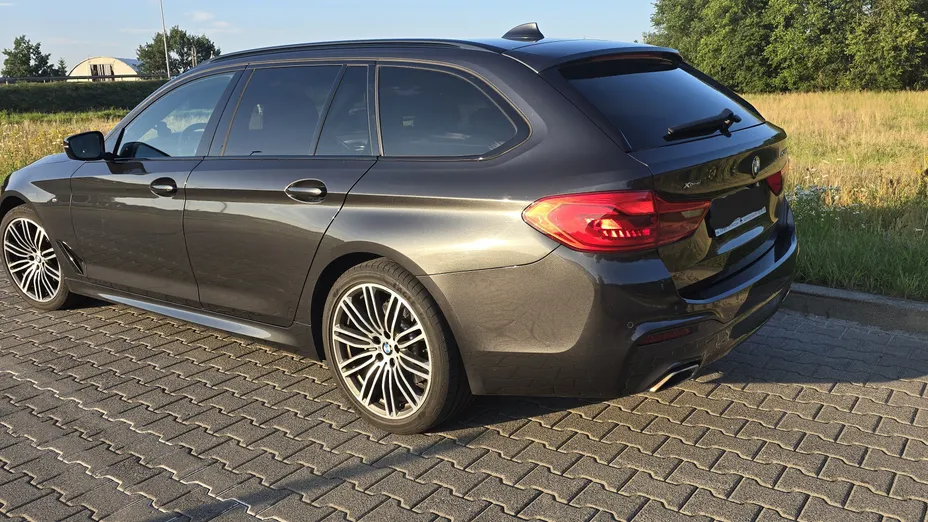 BMW Seria 5 520d xDrive M Sport sport-aut