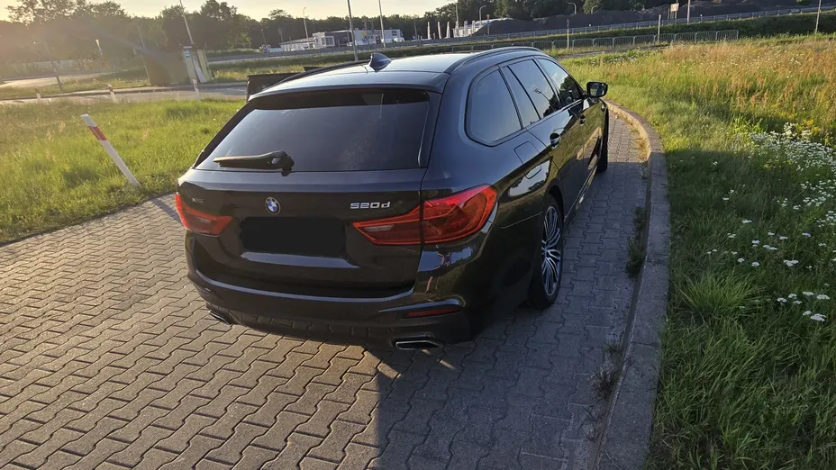 BMW Seria 5 520d xDrive M Sport sport-aut