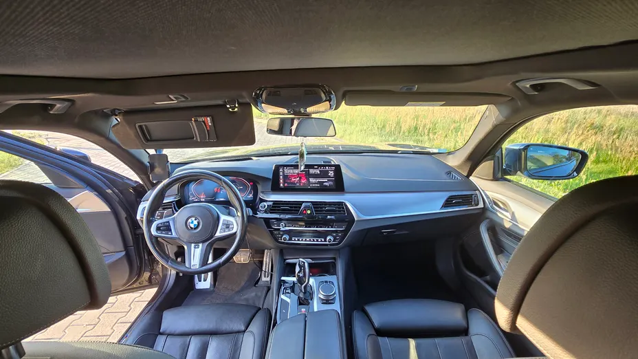 BMW Seria 5 520d xDrive M Sport sport-aut