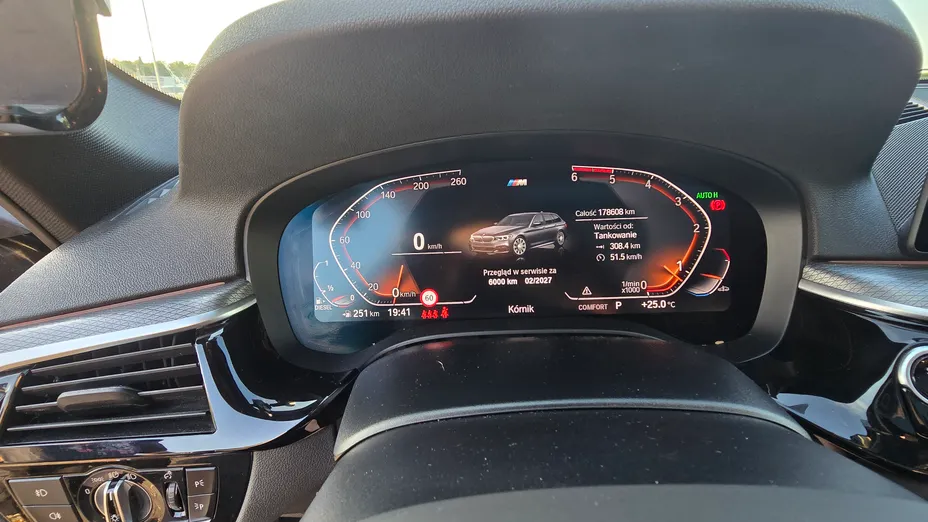 BMW Seria 5 520d xDrive M Sport sport-aut