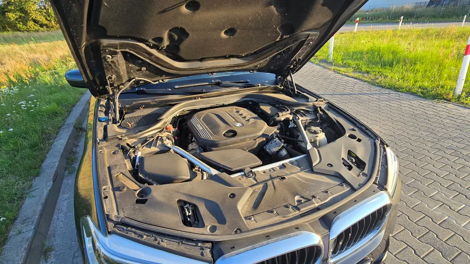 BMW Seria 5 520d xDrive M Sport sport-aut