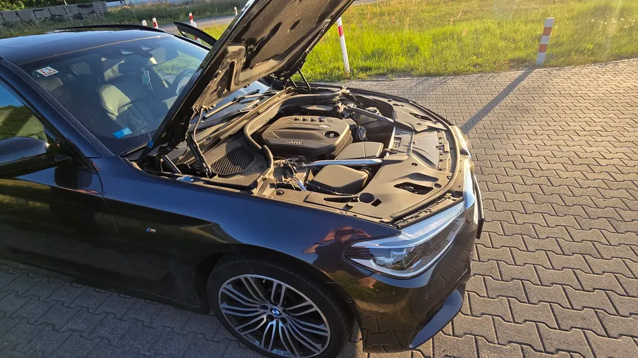 BMW Seria 5 520d xDrive M Sport sport-aut