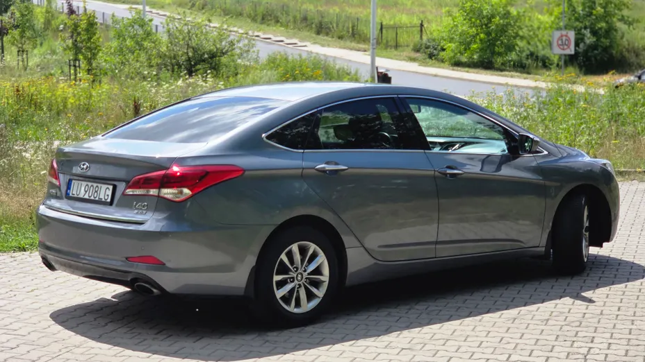 HYUNDAI i40 -