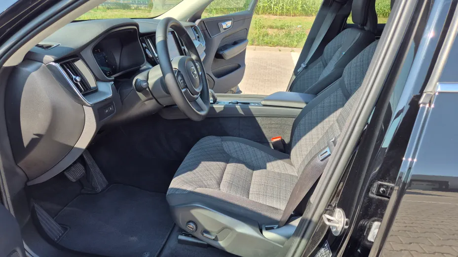 VOLVO XC60 XC60 T6 Plug-In Hybrid AWD Core aut