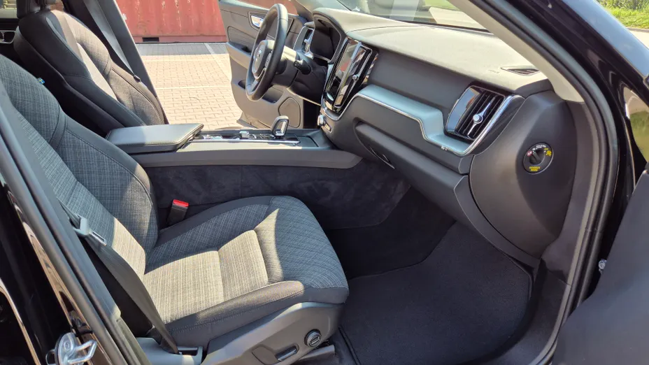 VOLVO XC60 XC60 T6 Plug-In Hybrid AWD Core aut
