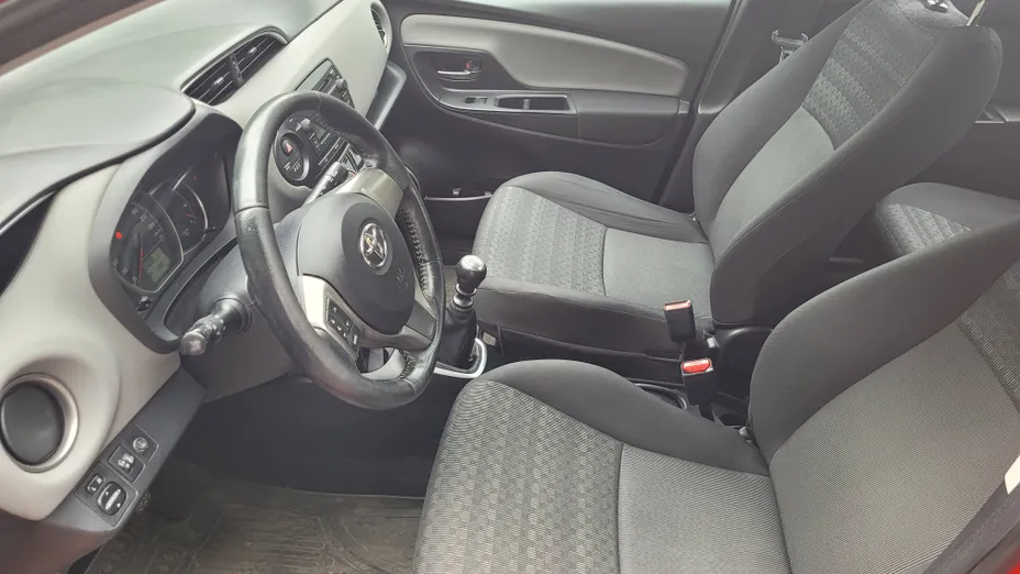 TOYOTA Yaris Yaris 1.33 Active EU6