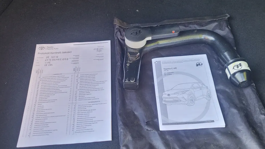 TOYOTA C-HR -