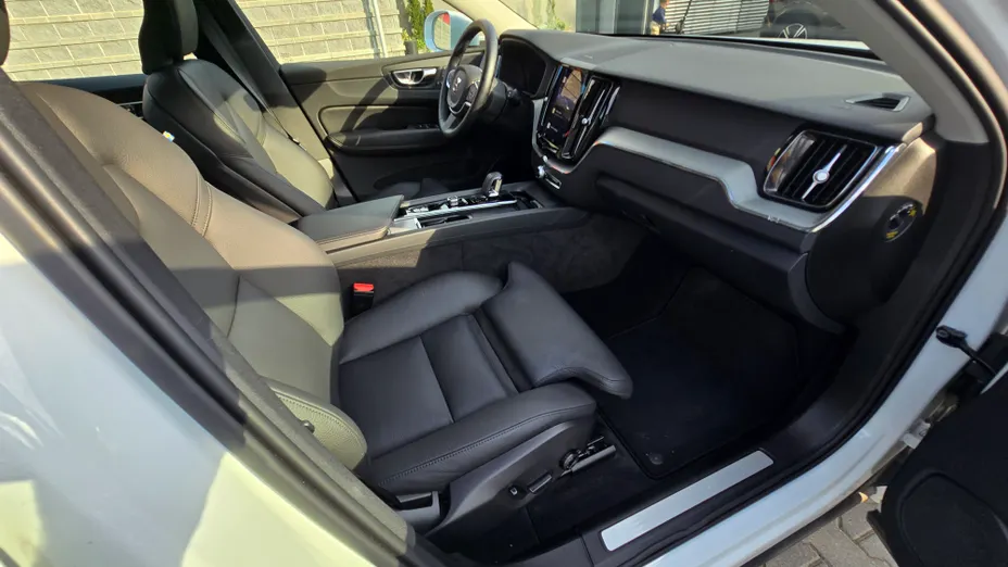 VOLVO XC60 XC60 B5 B AWD Core aut