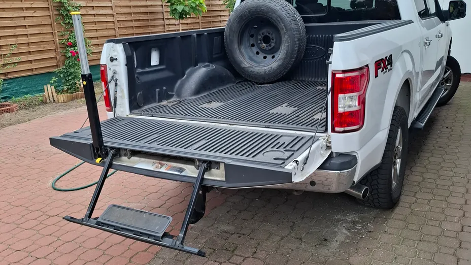 FORD F 150 -