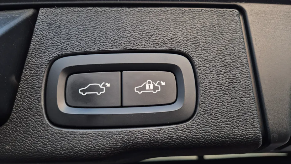 VOLVO XC60 XC60 T6 Plug-In Hybrid AWD Core aut