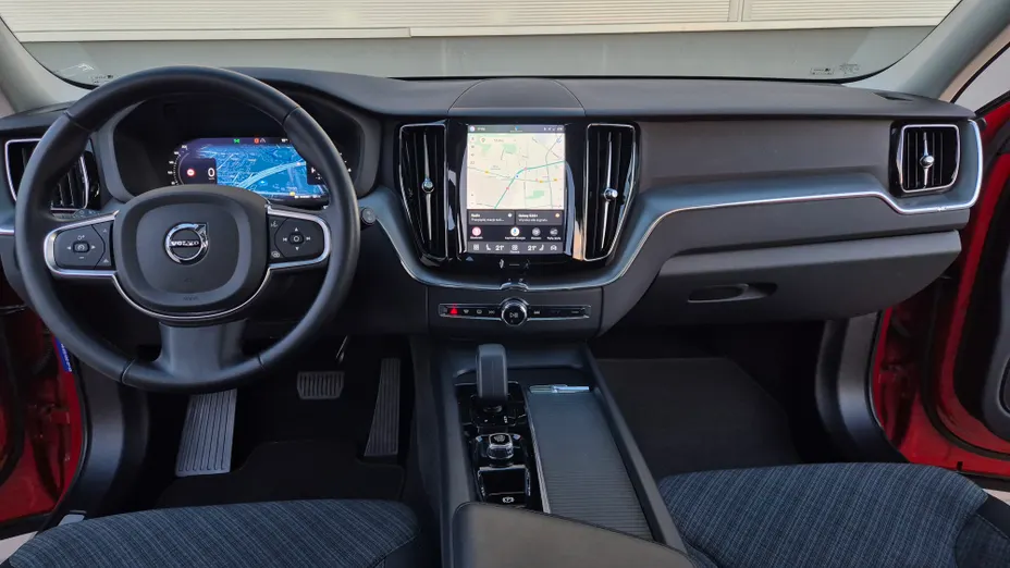 VOLVO XC60 XC60 T6 Plug-In Hybrid AWD Core aut