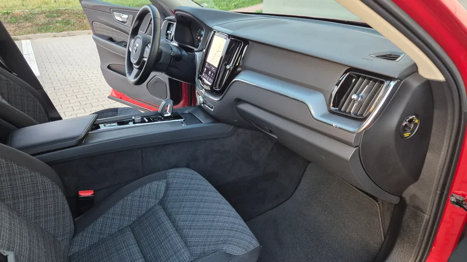 VOLVO XC60 XC60 T6 Plug-In Hybrid AWD Core aut
