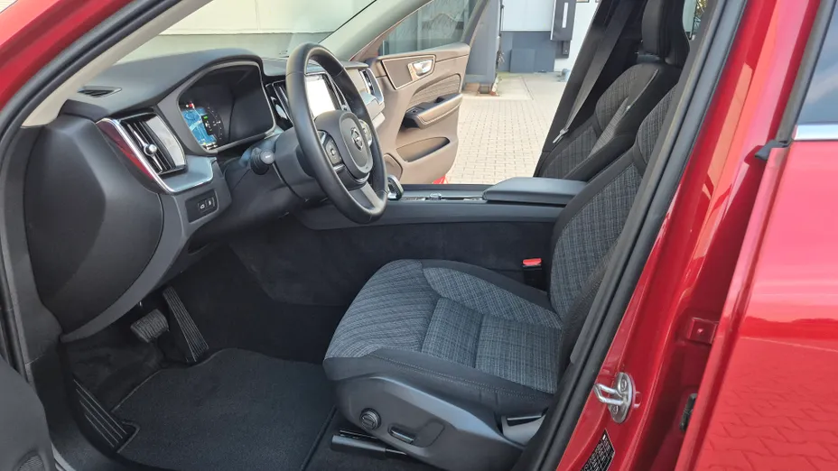 VOLVO XC60 XC60 T6 Plug-In Hybrid AWD Core aut