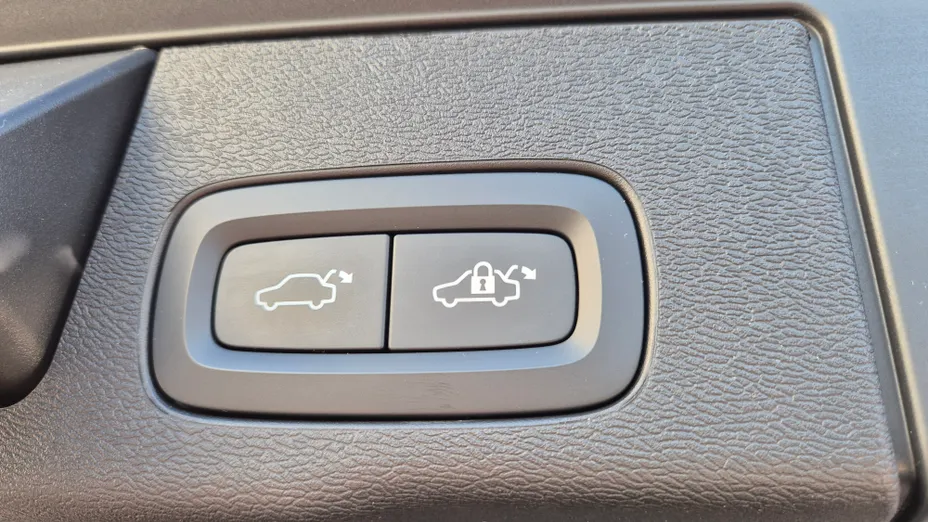 VOLVO XC60 XC60 T6 Plug-In Hybrid AWD Core aut