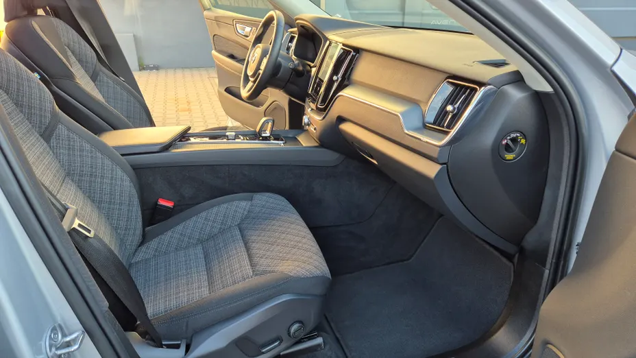VOLVO XC60 XC60 T6 Plug-In Hybrid AWD Core aut