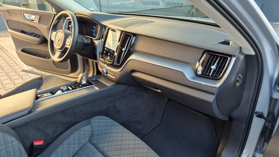 VOLVO XC60 XC60 T6 Plug-In Hybrid AWD Core aut