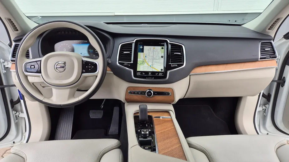 VOLVO XC90 XC90 T8 AWD Plug-In Hybrid Inscription Expression 7os aut