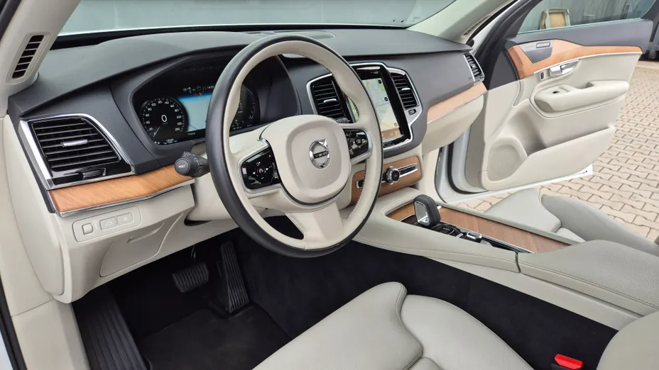 VOLVO XC90 XC90 T8 AWD Plug-In Hybrid Inscription Expression 7os aut