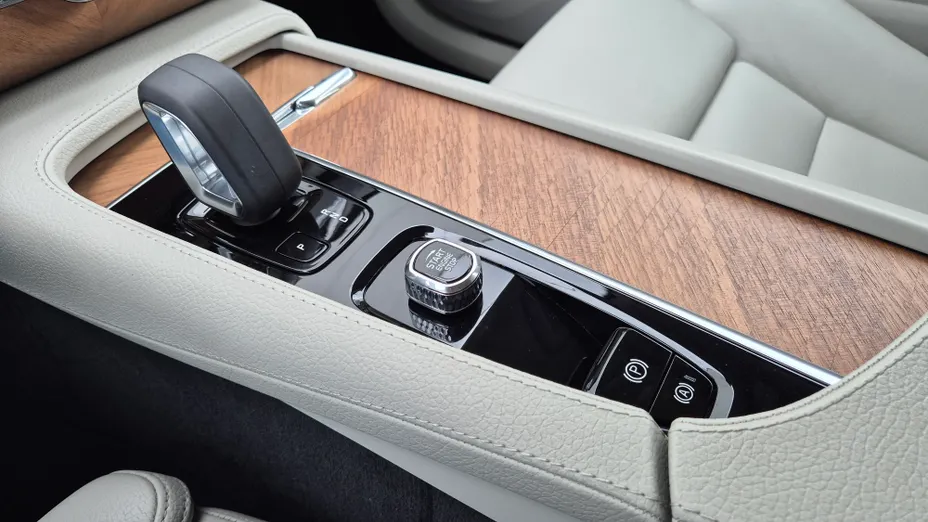 VOLVO XC90 XC90 T8 AWD Plug-In Hybrid Inscription Expression 7os aut