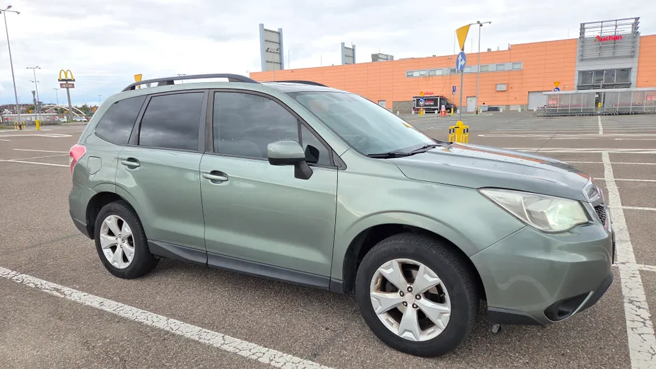 SUBARU Forester -