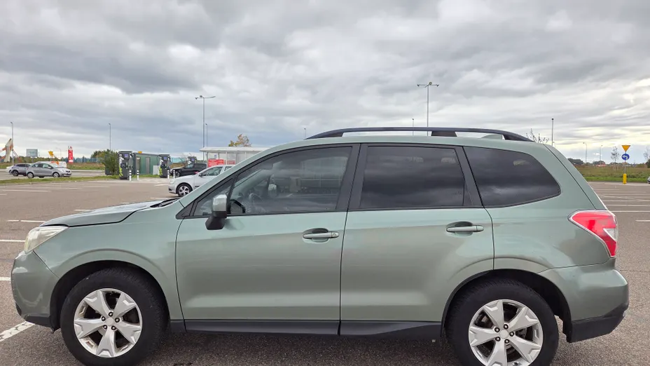 SUBARU Forester -
