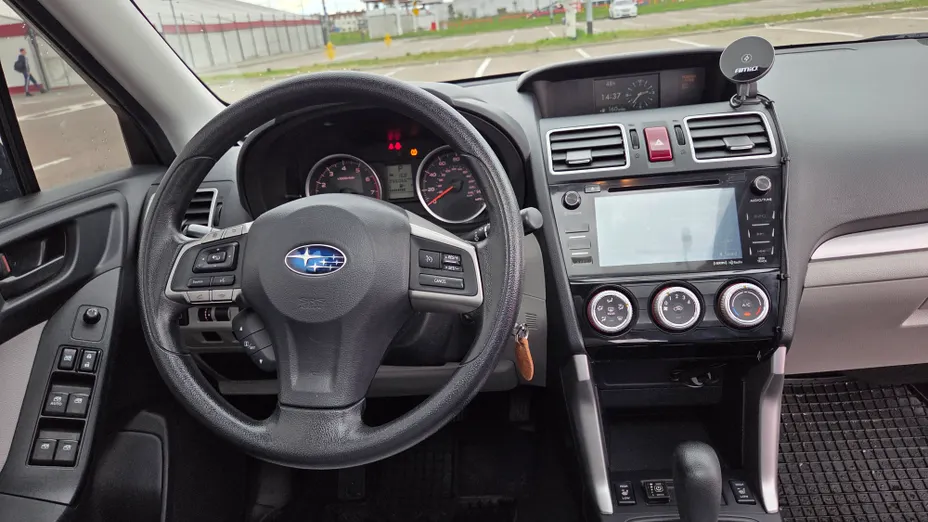 SUBARU Forester -