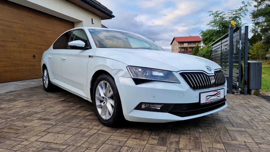 SKODA Superb -