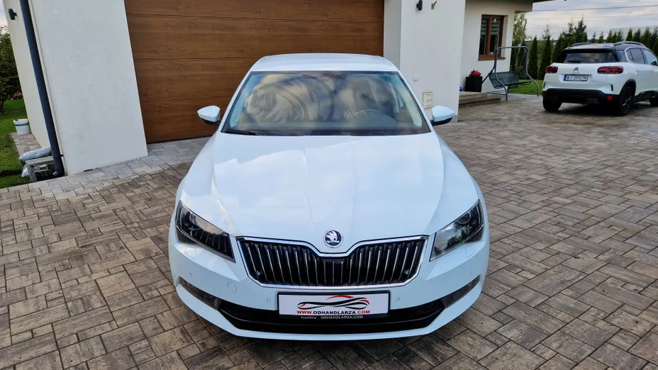 SKODA Superb -