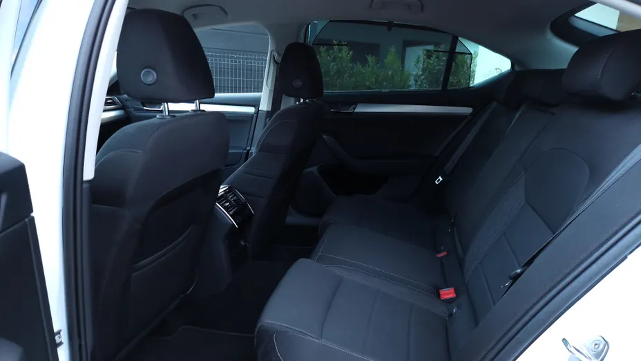 SKODA Superb -