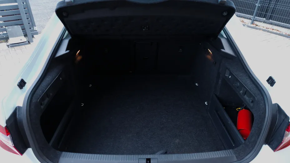 SKODA Superb -