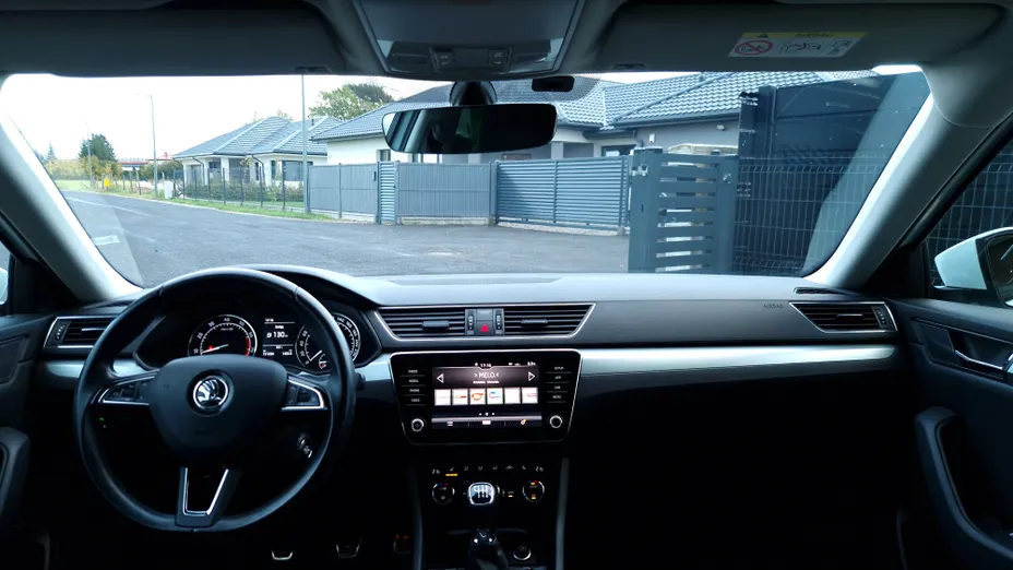 SKODA Superb -