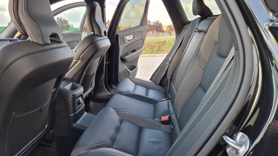 VOLVO XC60 XC60 T6 Plug-In Hybrid AWD Plus Bright aut