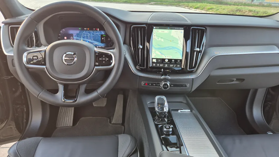 VOLVO XC60 XC60 T6 Plug-In Hybrid AWD Plus Bright aut
