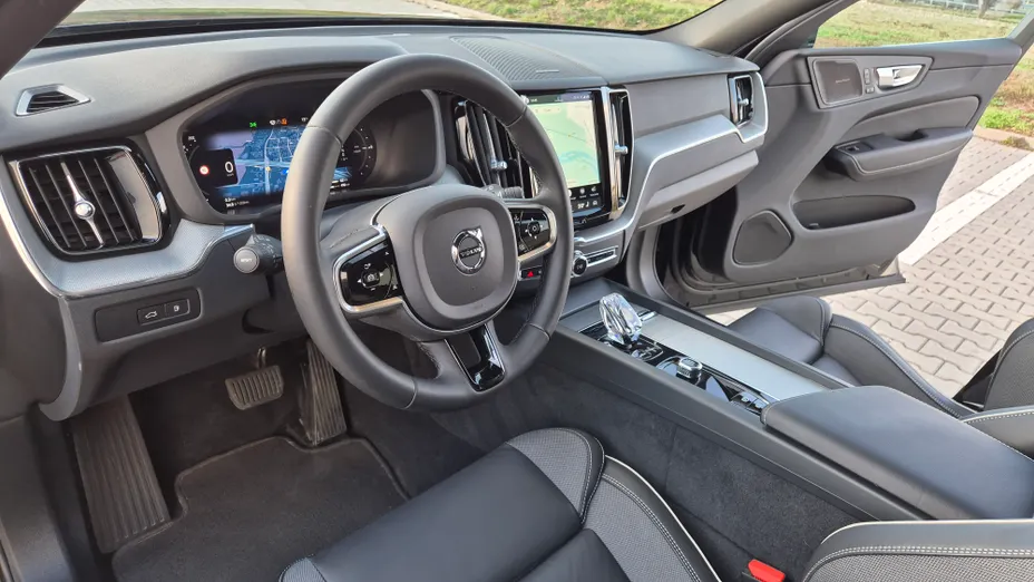 VOLVO XC60 XC60 T6 Plug-In Hybrid AWD Plus Bright aut