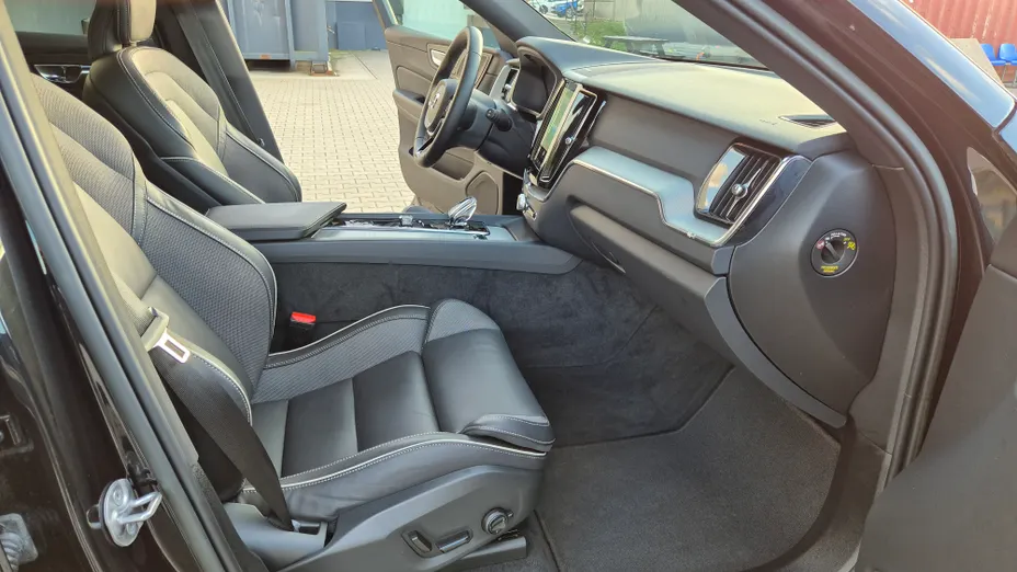 VOLVO XC60 XC60 T6 Plug-In Hybrid AWD Plus Bright aut