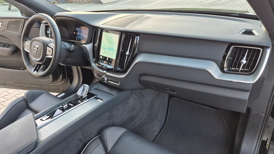VOLVO XC60 XC60 T6 Plug-In Hybrid AWD Plus Bright aut