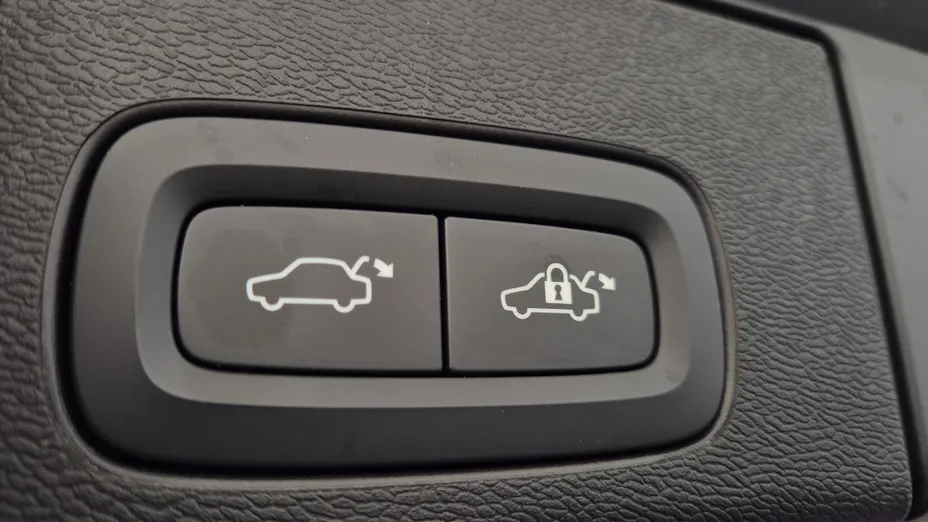 VOLVO XC60 XC60 T6 Plug-In Hybrid AWD Plus Bright aut