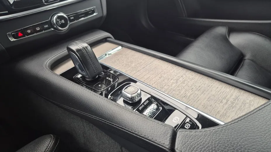 VOLVO V90 V90 D5 SCR AWD Momentum Pro aut
