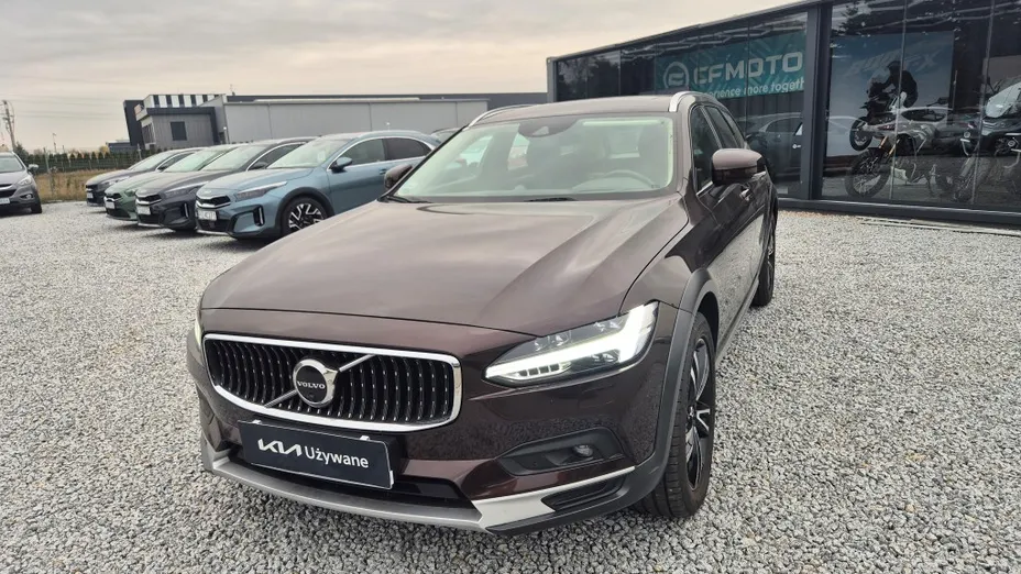 VOLVO V90 V90 D5 SCR AWD Momentum Pro aut