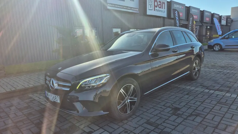 MERCEDES-BENZ C Klasa C 200 9G-TRONIC