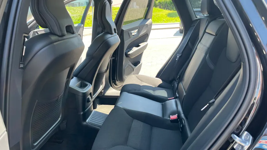 VOLVO XC60 -
