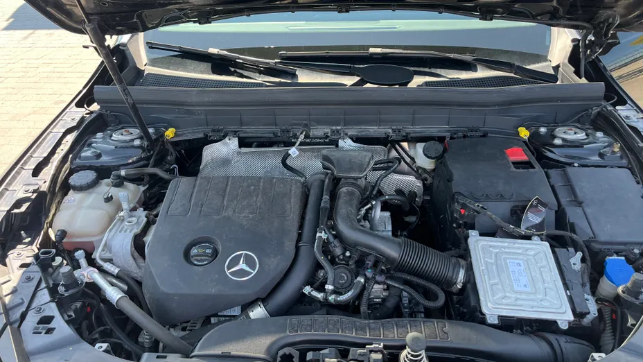 MERCEDES-BENZ GLB GLB 200 7G-DCT