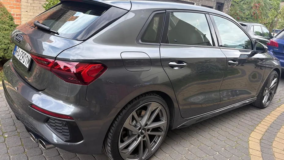 AUDI S3 -