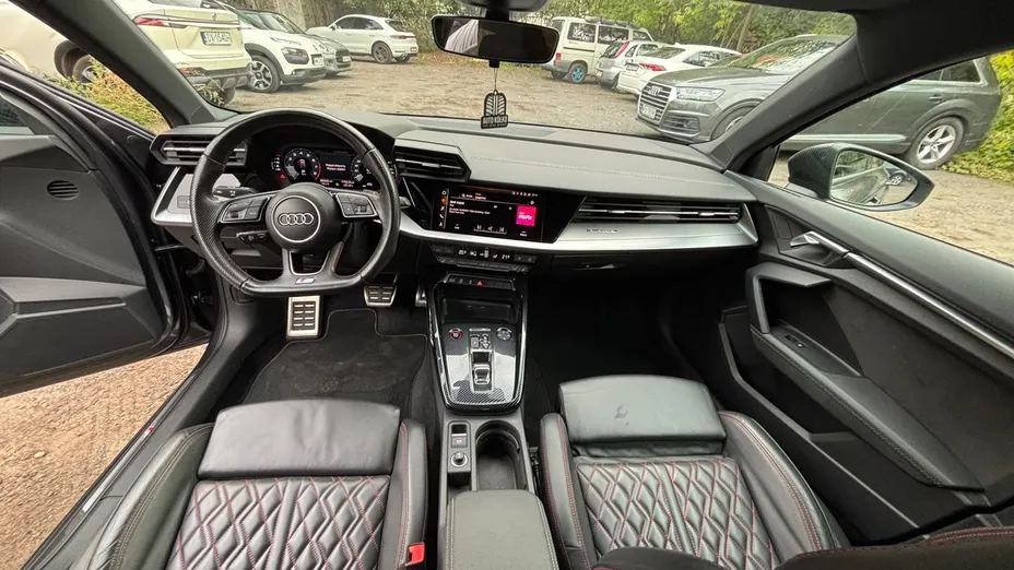 AUDI S3 -