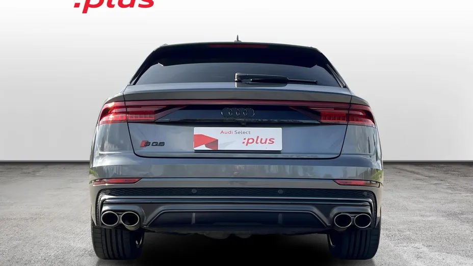 AUDI SQ8 -